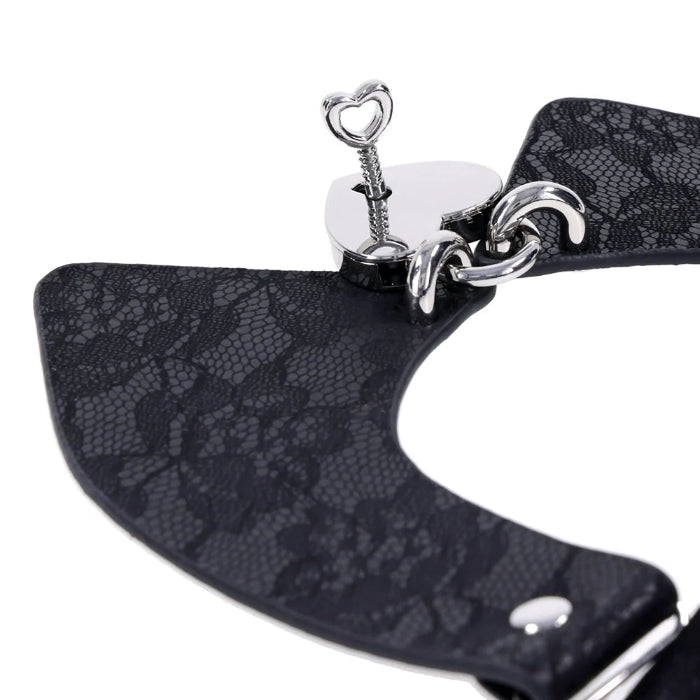 Sportsheets Sex & Mischief Heartbound Lace Lockable Adjustable Day Collar