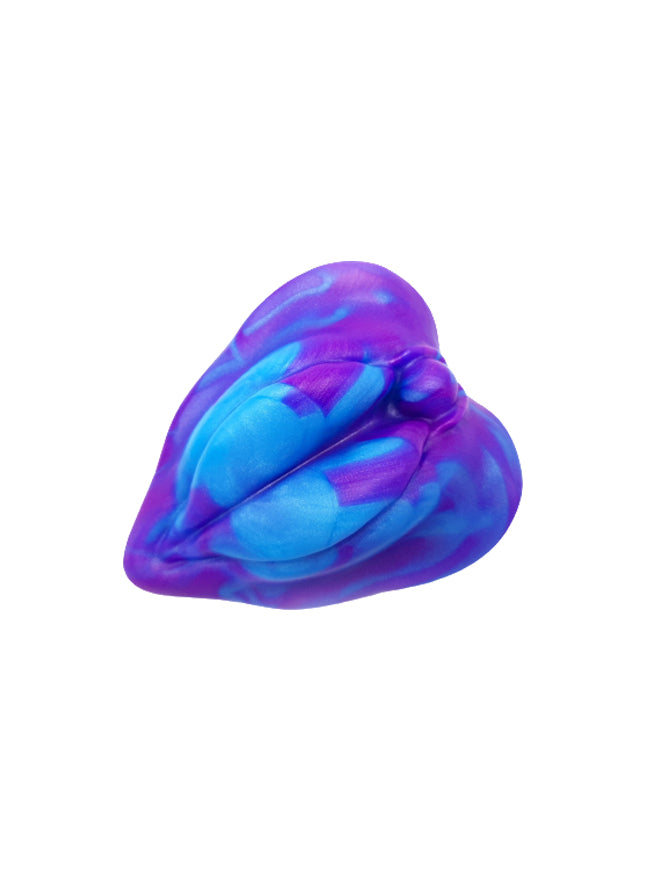 Uberrime LaBae Heart Labia Silicone Grinding Toy